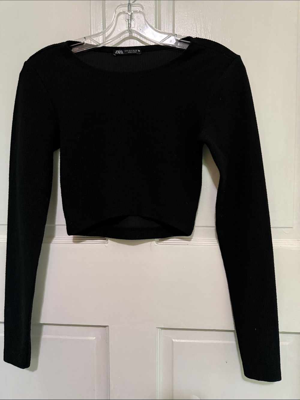 Zara Black Ribbed Long-Sleeve Cropped Top - Fitted Silhouette